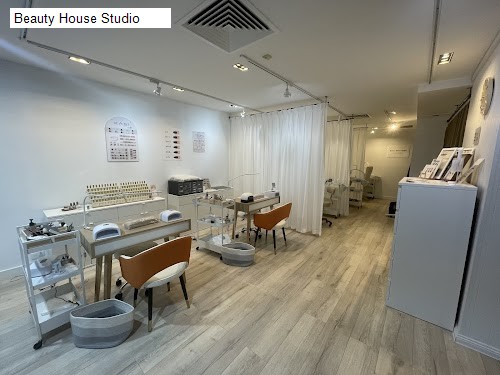Monday16 Beauty Salon Open in Docklands, VIC: Beauty House Studio,Beauty de Blanc,Araya Hair & Beauty,Beauty To Brows,Pure Beauty & Spa Docklands,Blavuu: K-beauty Skin Clinic,Melbourne College of Hair & Beauty,Le Brows & Beauty Academy,EC Clinic x Ccoco | Skin Clinic Docklands,Beaming Beauty Skin Studio,Golden Lotus Nails & Spa,Venus Spa Massage,Hairhouse Spencer Street,SKY Derma Clinic,Downtown Nail Spa,Glam Artistry Melbourne - Cosmetic Tattoo Melbourne | Ombre Brows | Microblading Eyebrows,