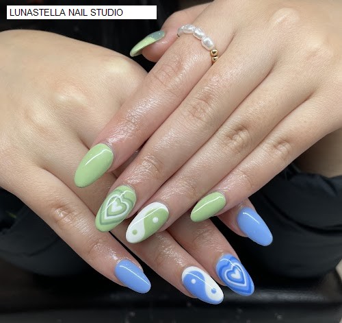 Huntingdale, VIC Find Best 4 Beauty Salons: Lashique Beauté,LUNASTELLA NAIL STUDIO,That Beauty Room,BeautyWLY,