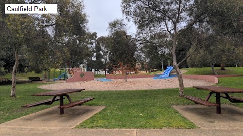 3 review location for tourist in Caulfield North, VIC Australia: 1. Caulfield Park,2. Labassa Mansion,3. Caulfield Racecourse Gate 2,